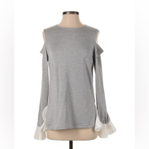 Scripted Cold-Shoulder Women's Top in Gray - Picture 1 of 8